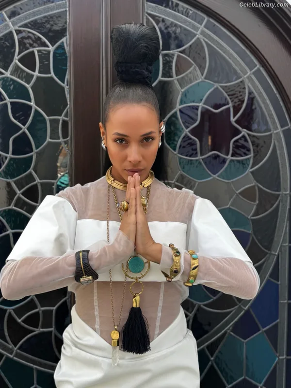 Dania Ramirez photo 19 of 171