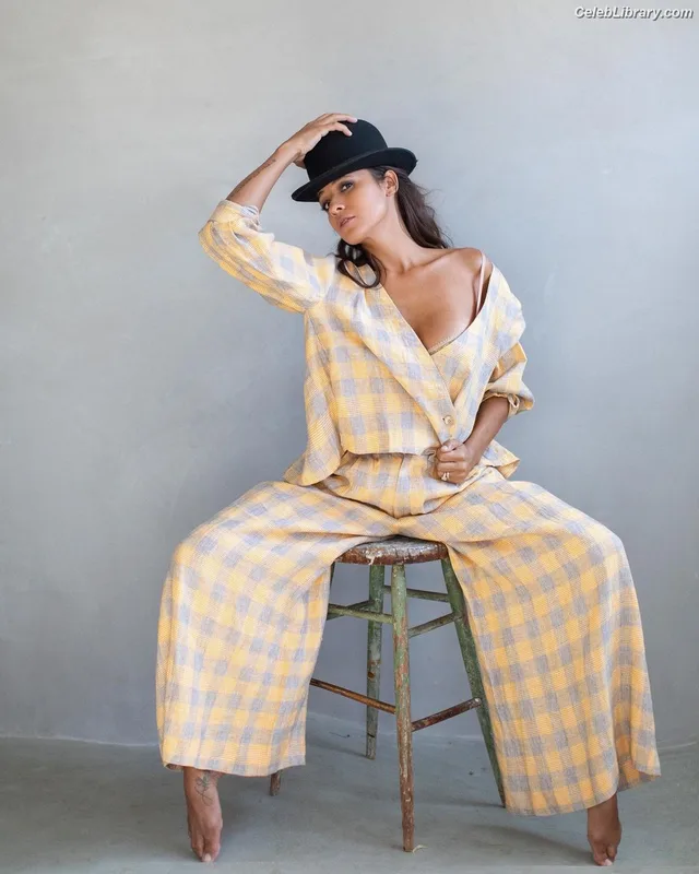 Dania Ramirez photo 17 of 171