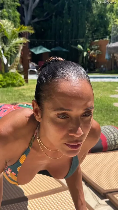 Dania Ramirez photo 18 of 171