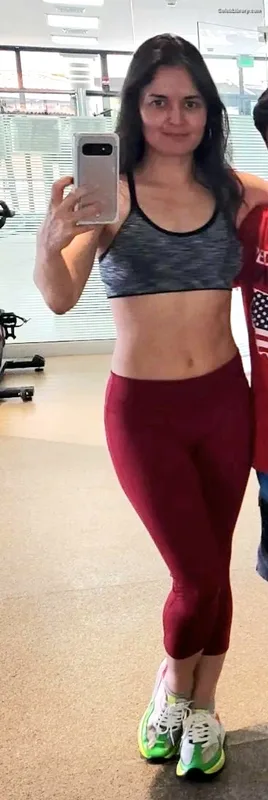 Danica McKellar photo 2 of 25