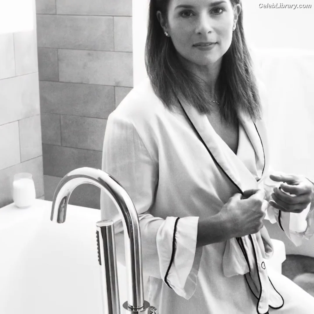 Danica Patrick photo 5 of 377