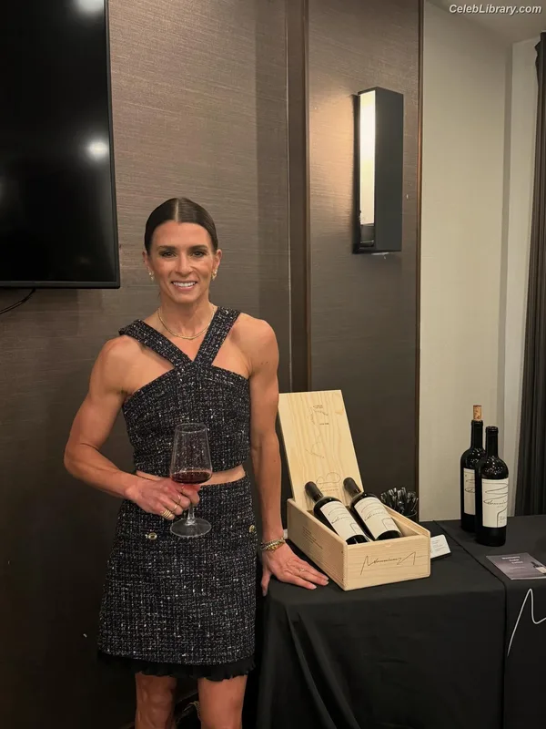 Danica Patrick photo 16 of 378