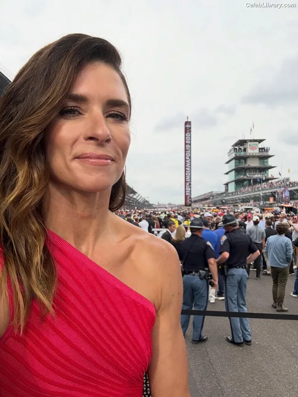 Danica Patrick photo 3 of 378