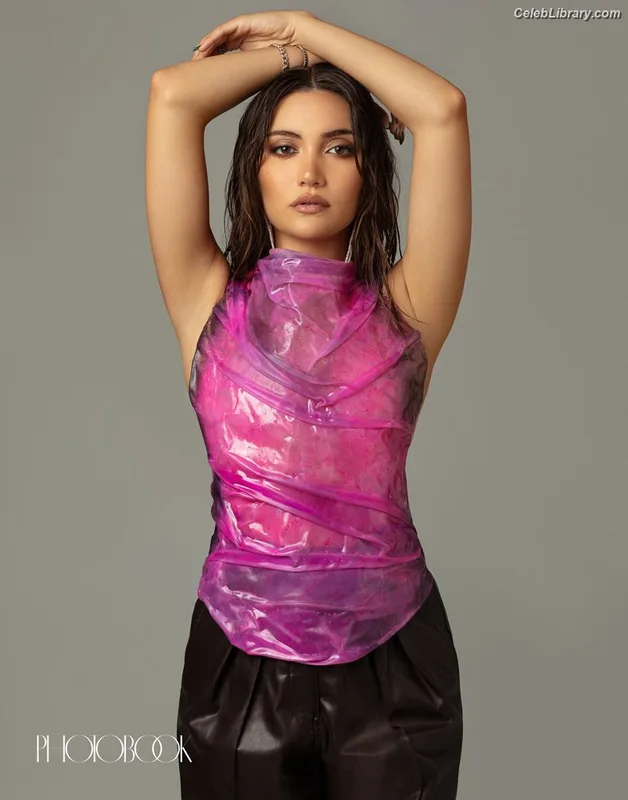 Daniela Nieves photo 2 of 118
