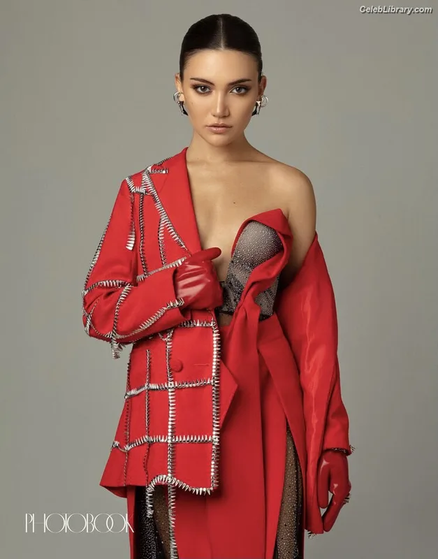 Daniela Nieves photo 8 of 118