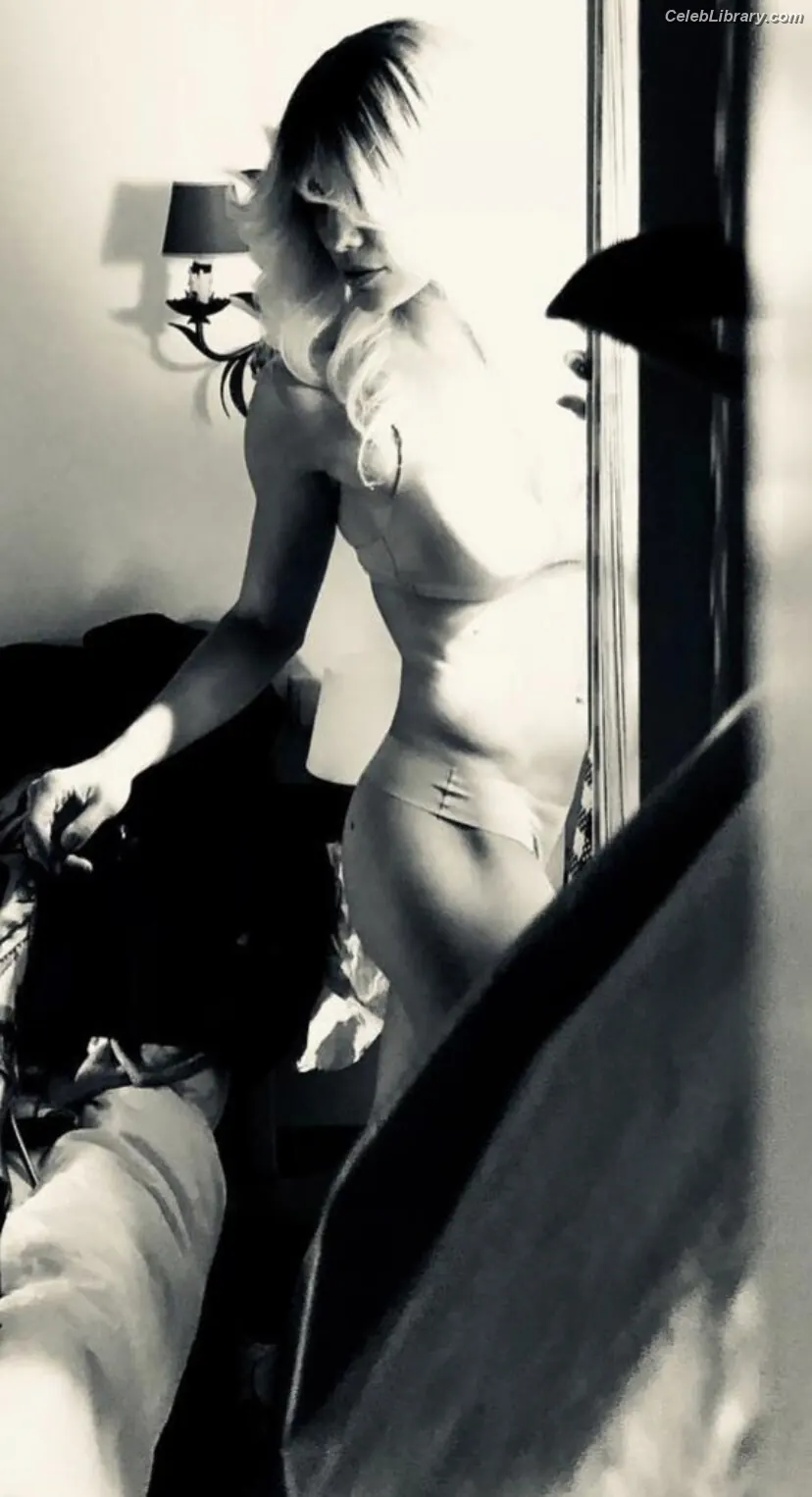 Daniela Ruah photo 12 of 108
