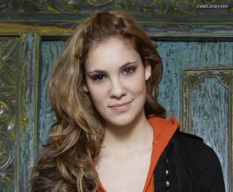 Daniela Ruah photo 4 of 110