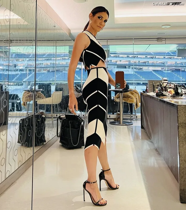 Daniela Ruah photo 11 of 110