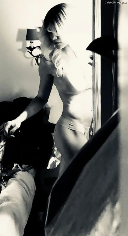 Daniela Ruah photo 12 of 110