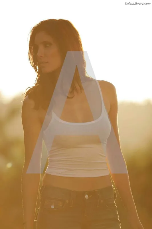 Daniela Ruah photo 13 of 110