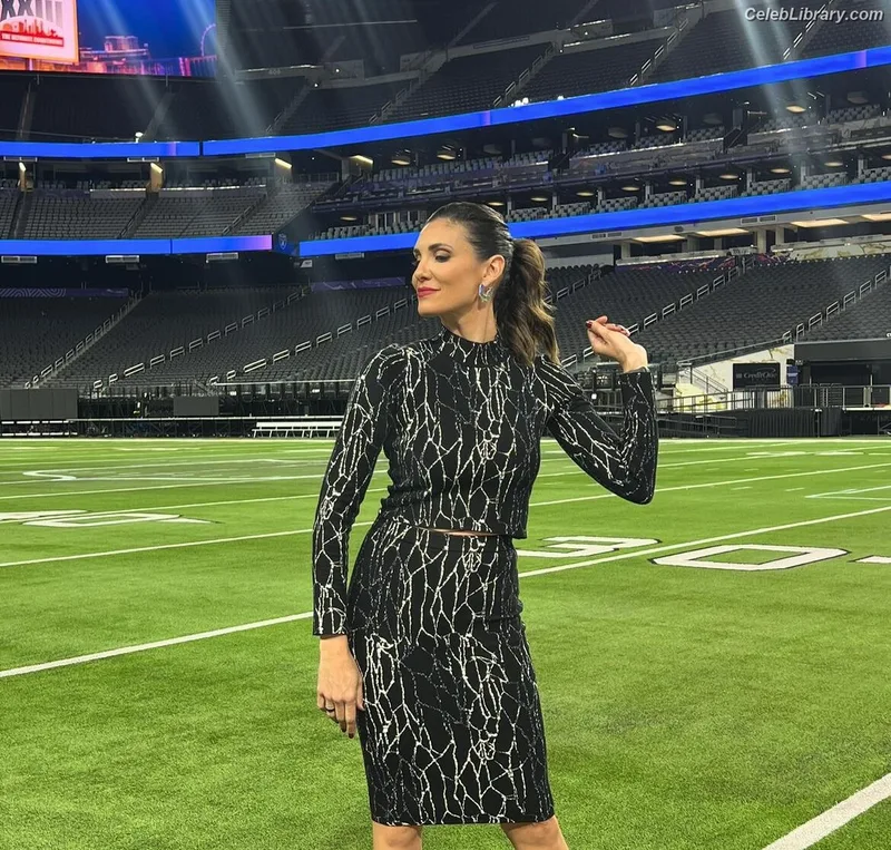 Daniela Ruah photo 7 of 110