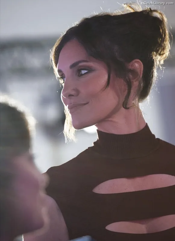 Daniela Ruah photo 23 of 110