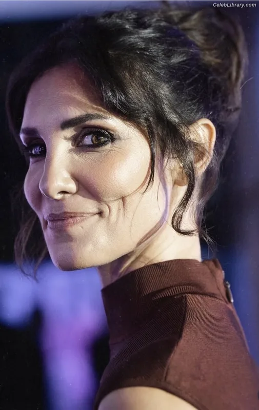 Daniela Ruah photo 2 of 110