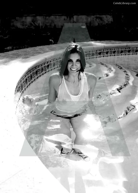 Daniela Ruah photo 7 of 110