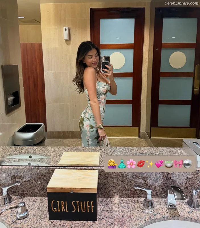 Daniella Monet photo 3 of 55