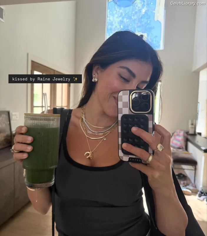 Daniella Monet photo 4 of 55