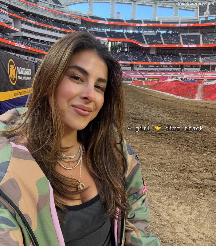 Daniella Monet photo 5 of 55