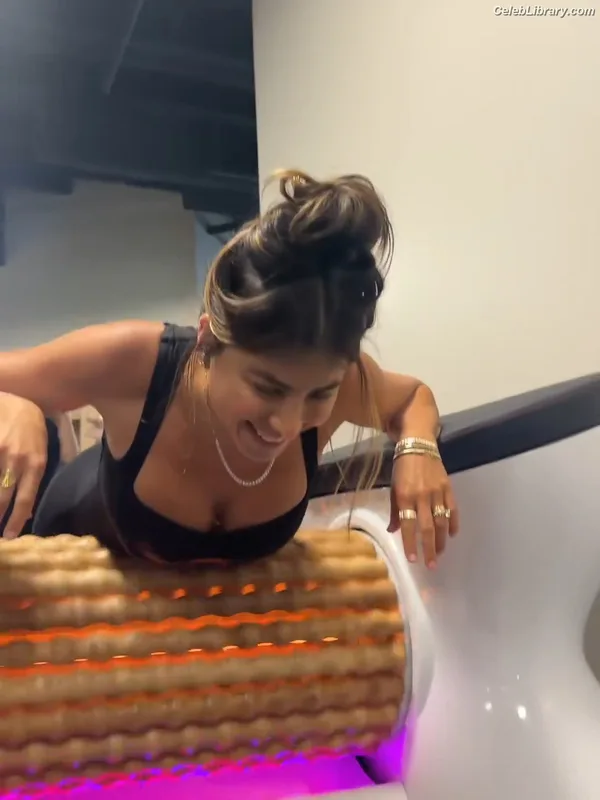 Daniella Monet photo 23 of 55
