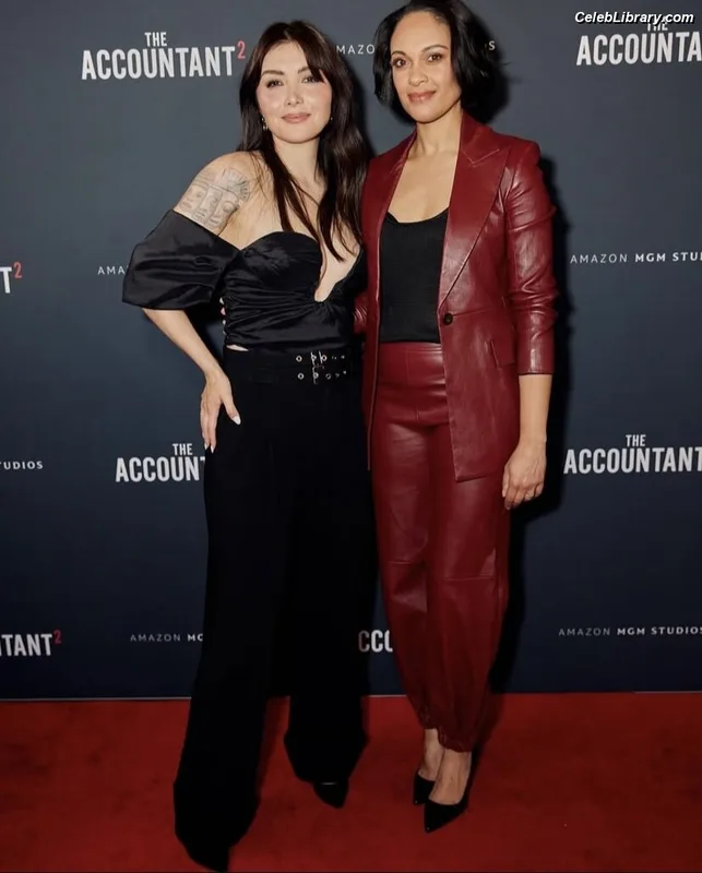 Daniella Pineda photo 19 of 95