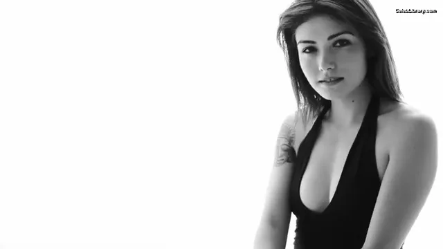 Daniella Pineda photo 6 of 95