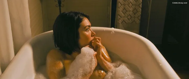 Daniella Pineda photo 22 of 95