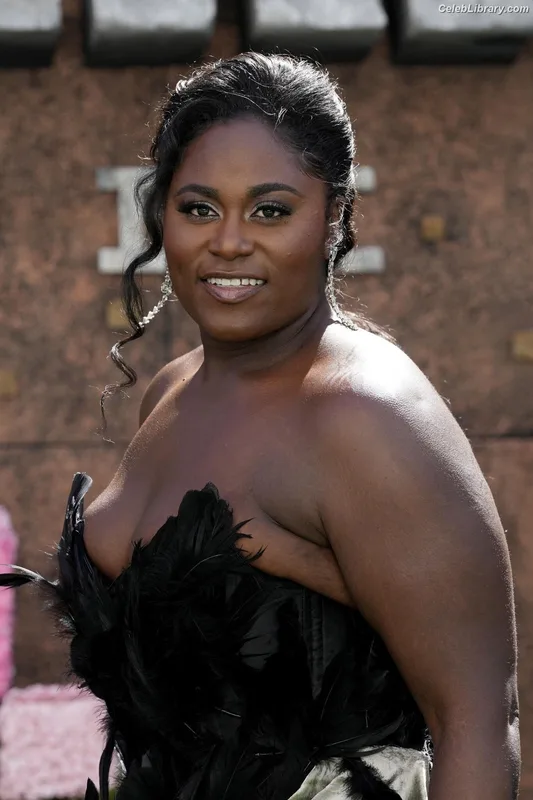 Danielle Brooks photo 12 of 70