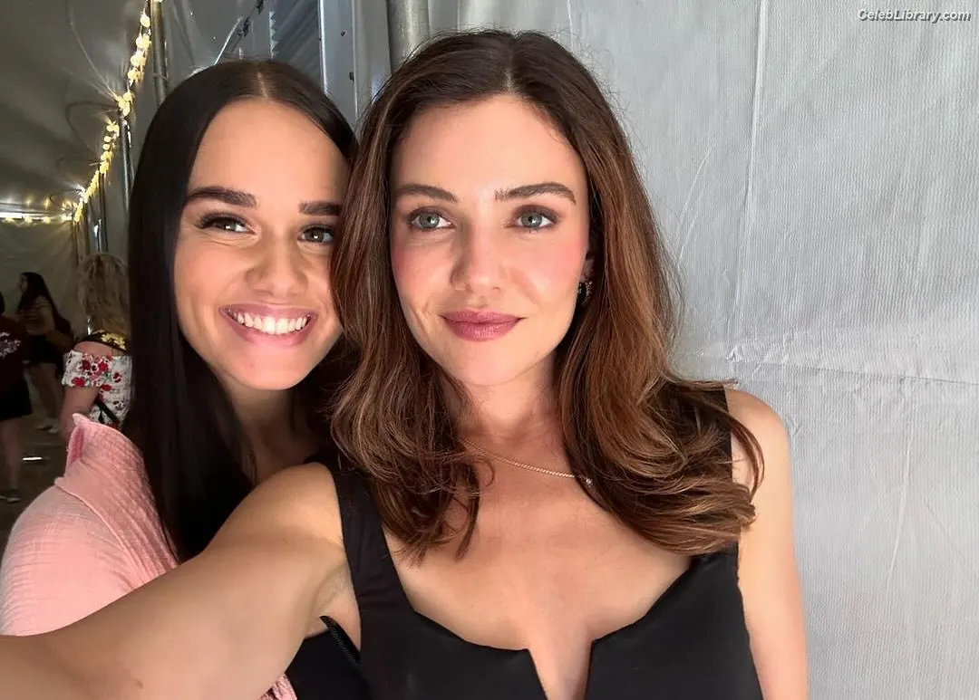 Danielle Campbell photo 10 of 11