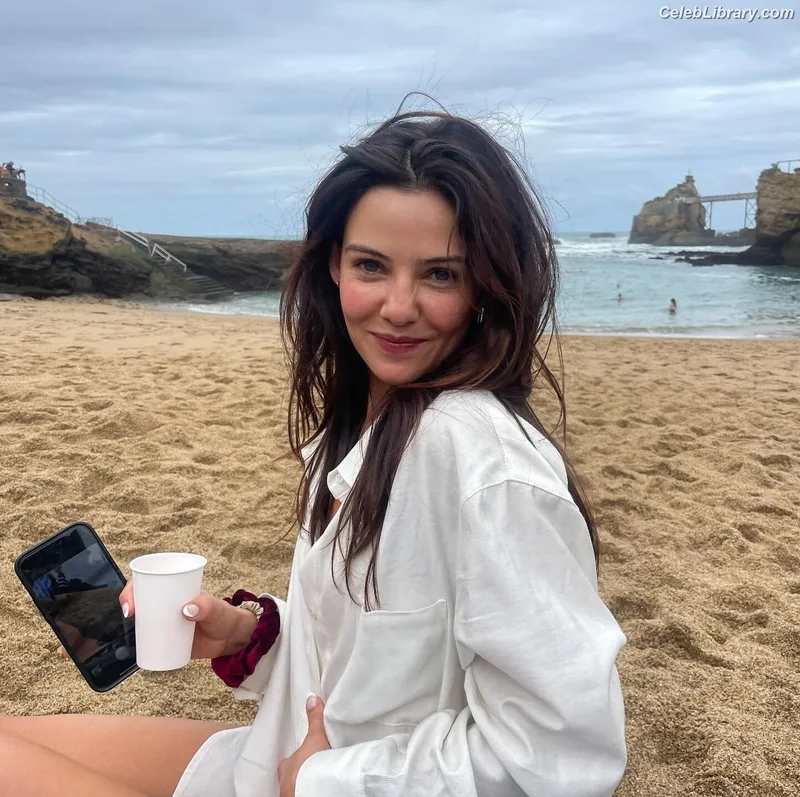 Danielle Campbell photo 6 of 11