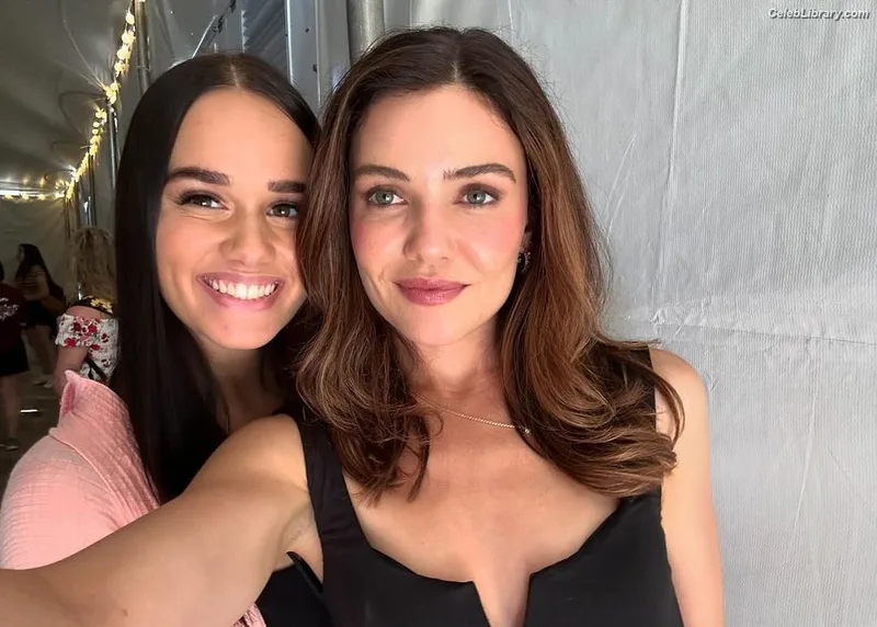 Danielle Campbell photo 10 of 11