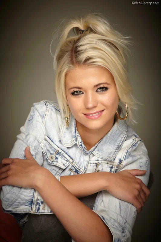 Danielle Harold photo 4 of 130