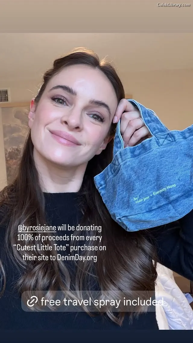 Danielle Panabaker photo 3 of 578