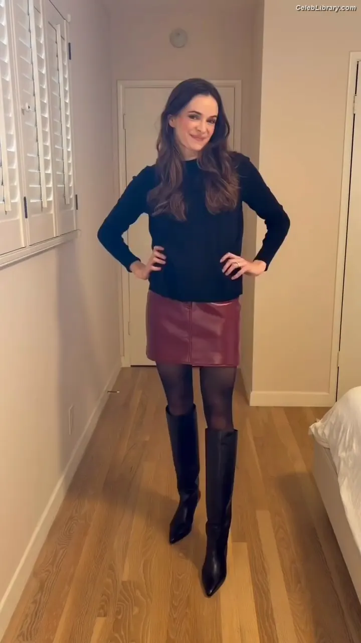 Danielle Panabaker photo 9 of 578