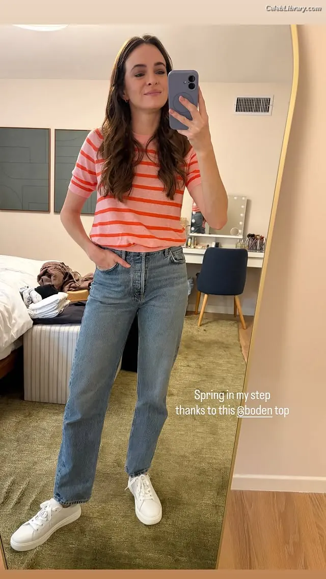 Danielle Panabaker photo 19 of 578