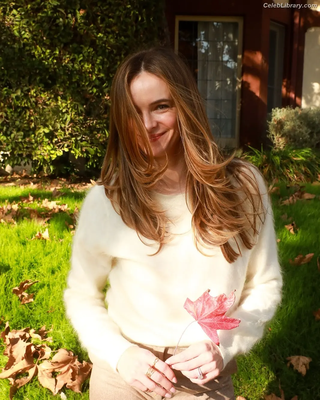 Danielle Panabaker photo 21 of 578