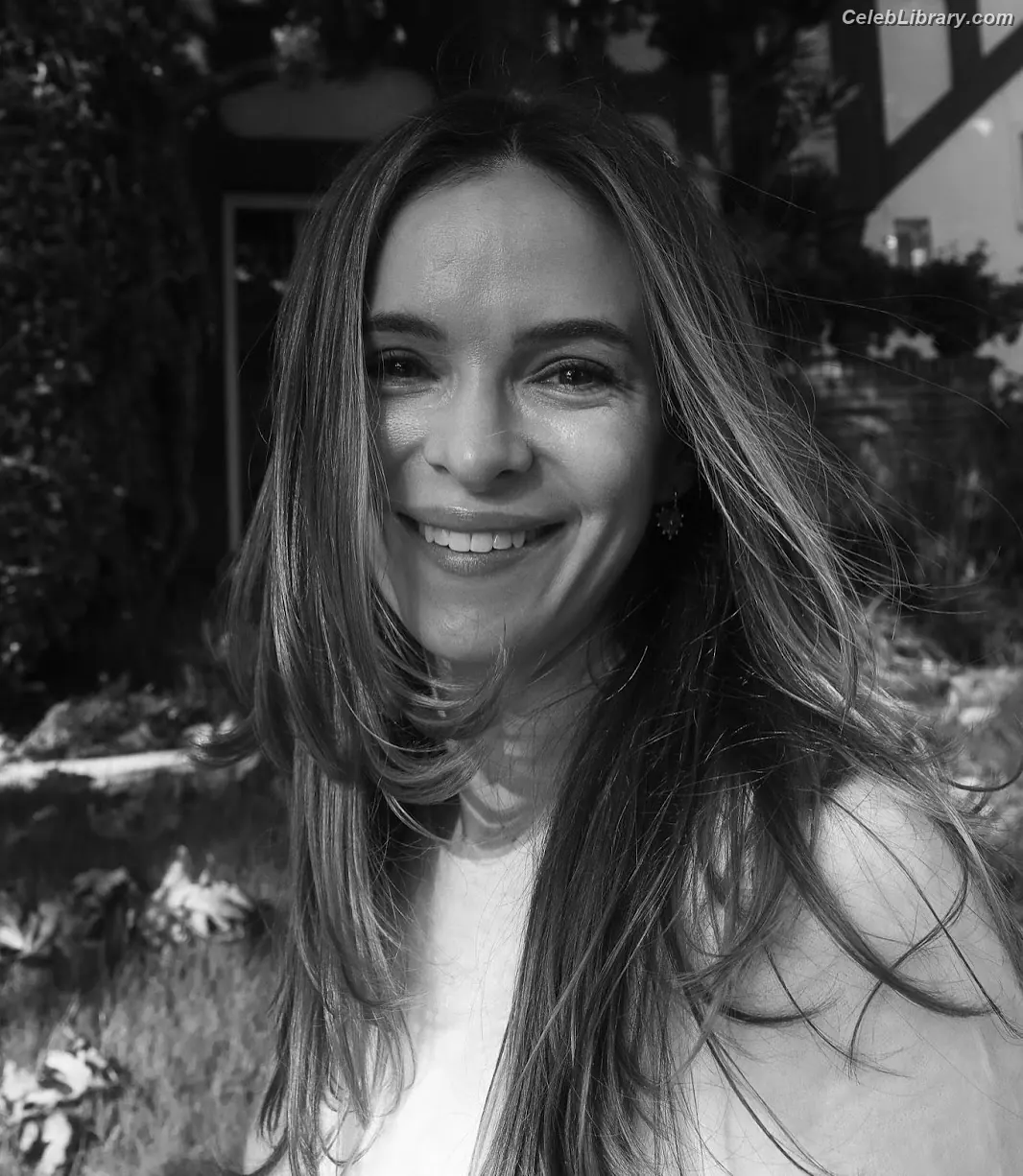 Danielle Panabaker photo 2 of 578
