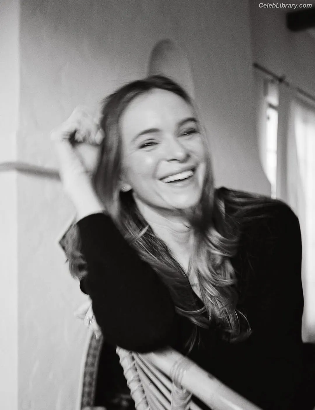 Danielle Panabaker photo 14 of 578
