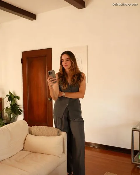 Danielle Panabaker photo 5 of 578