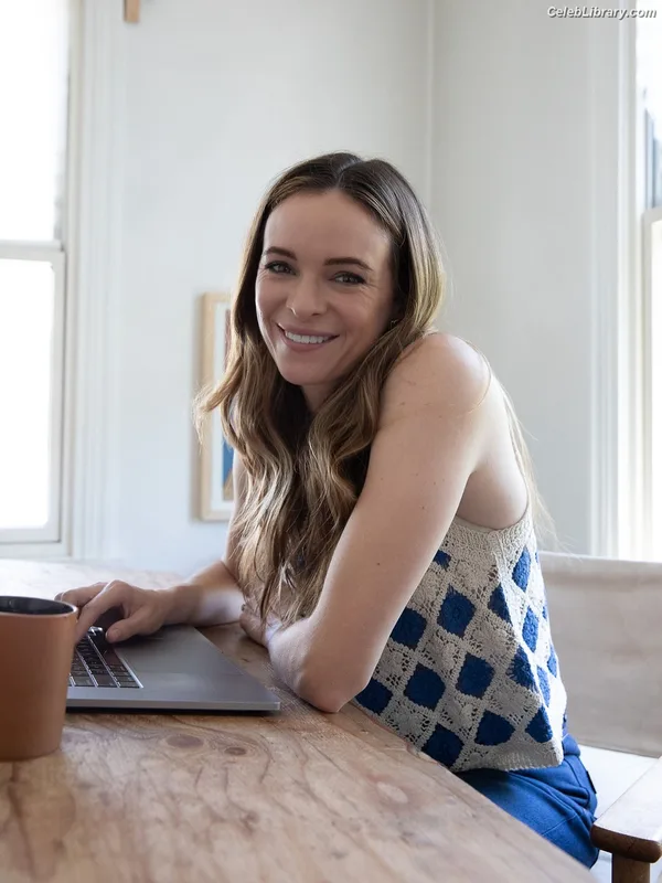 Danielle Panabaker photo 22 of 578