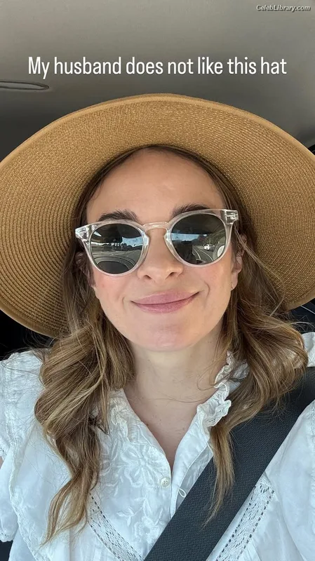 Danielle Panabaker photo 10 of 578