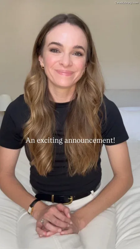 Danielle Panabaker photo 16 of 578