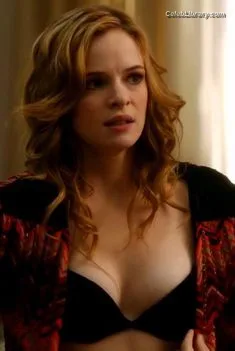 Danielle Panabaker photo 9 of 578
