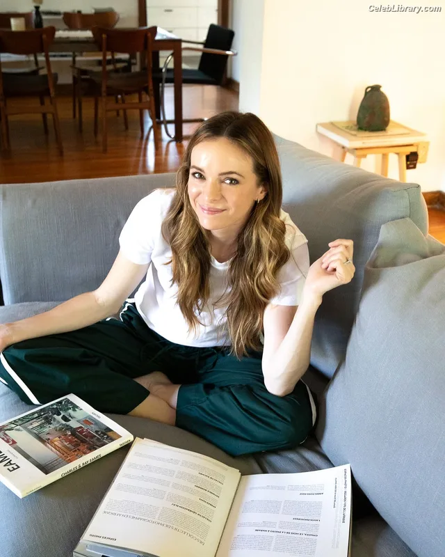 Danielle Panabaker photo 15 of 578