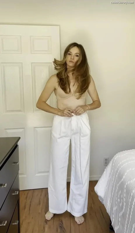 Danielle Panabaker photo 23 of 578