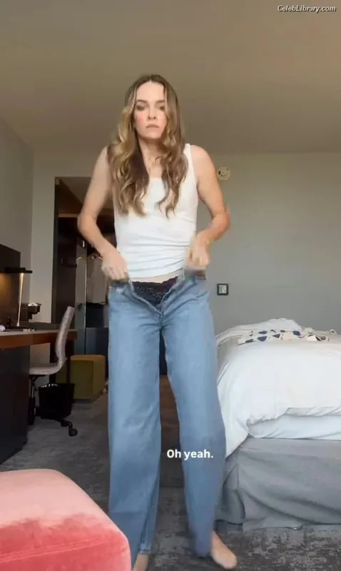 Danielle Panabaker photo 4 of 578