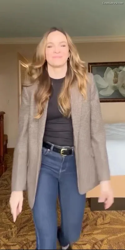 Danielle Panabaker photo 18 of 578