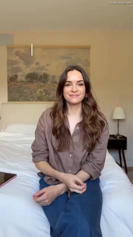 Danielle Panabaker photo 17 of 578