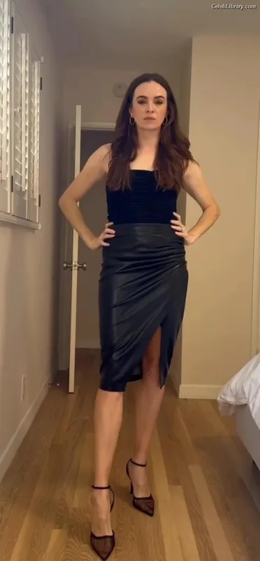 Danielle Panabaker photo 2 of 578