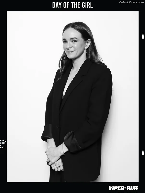 Danielle Panabaker photo 16 of 578