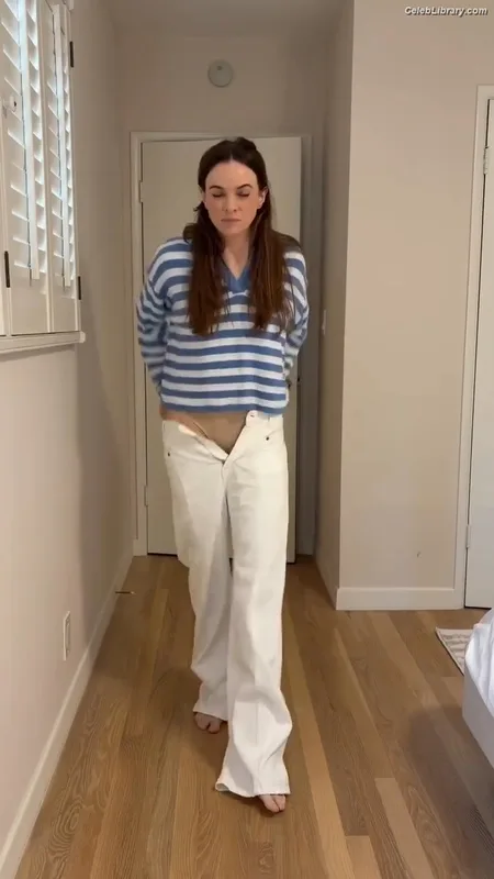 Danielle Panabaker photo 1 of 578
