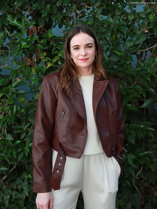 Danielle Panabaker photo 1 of 578